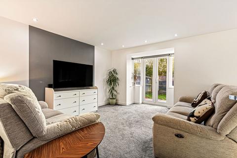 3 bedroom detached house for sale, Hutton Close, Loughborough LE12