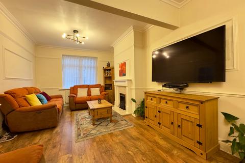 3 bedroom terraced house for sale, Royal Road, Belgrave, LE4