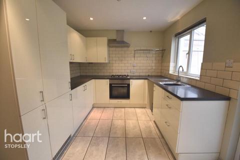 2 bedroom semi-detached house for sale, Leygreen Close, Luton