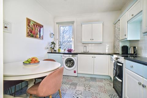 2 bedroom flat for sale, 10/3 Restalrig Circus, Edinburgh, EH7 6HL