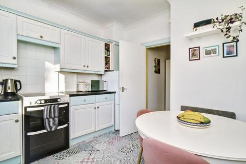 2 bedroom flat for sale, 10/3 Restalrig Circus, Edinburgh, EH7 6HL