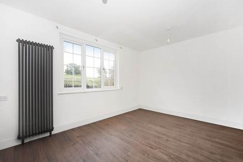 3 bedroom semi-detached house to rent, Wood Lane, Wendover