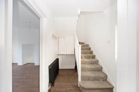 3 bedroom semi-detached house to rent, Wood Lane, Wendover