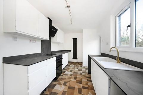 3 bedroom semi-detached house to rent, Wood Lane, Wendover