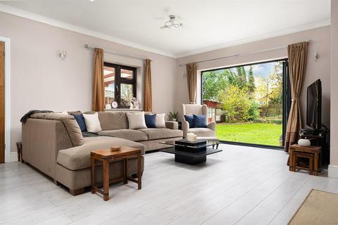 undefined, Bath Road, Hounslow TW4
