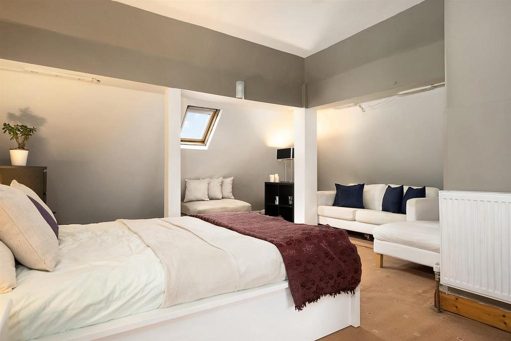 Bedroom 5..jpg