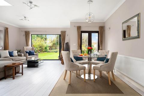 undefined, Bath Road, Hounslow TW4