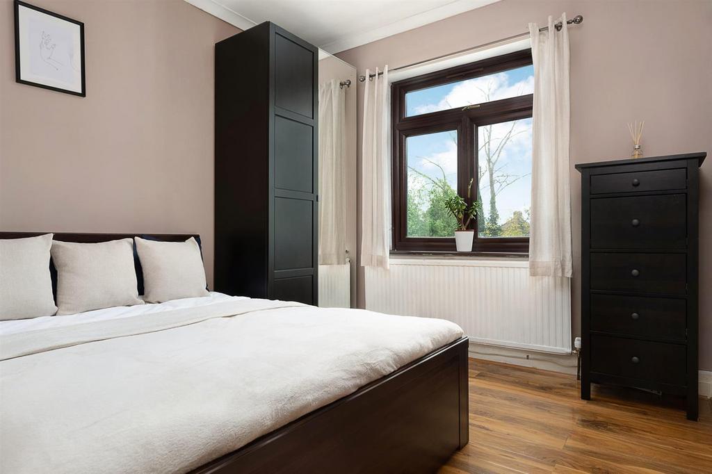 Bedroom 4.jpg