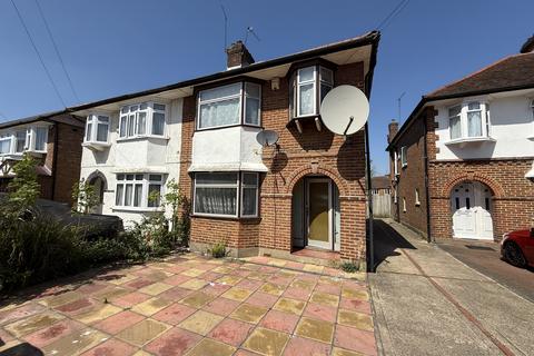 3 bedroom semi-detached house to rent, Milford Gardens, Edgware, HA8