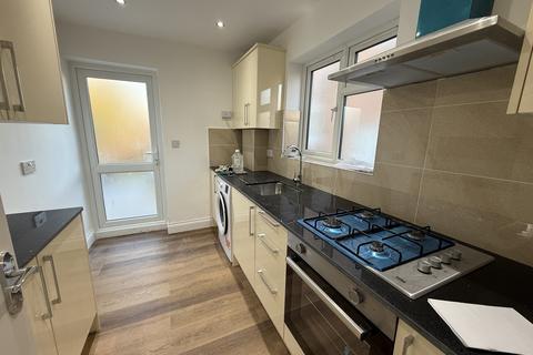 3 bedroom semi-detached house to rent, Milford Gardens, Edgware, HA8