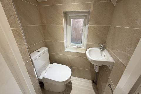 3 bedroom semi-detached house to rent, Milford Gardens, Edgware, HA8