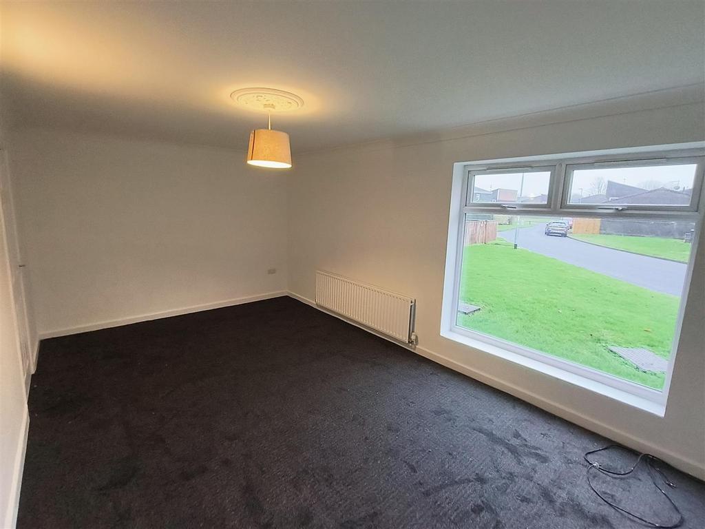 Livingroom 2.jpg
