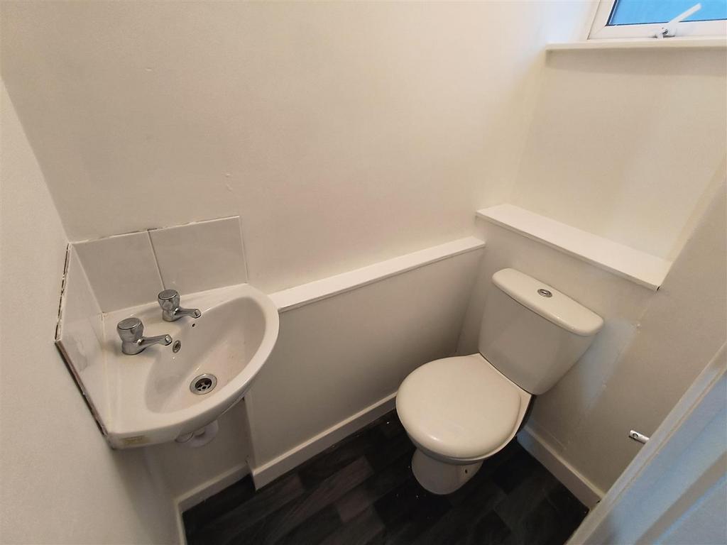 Toilet .jpg