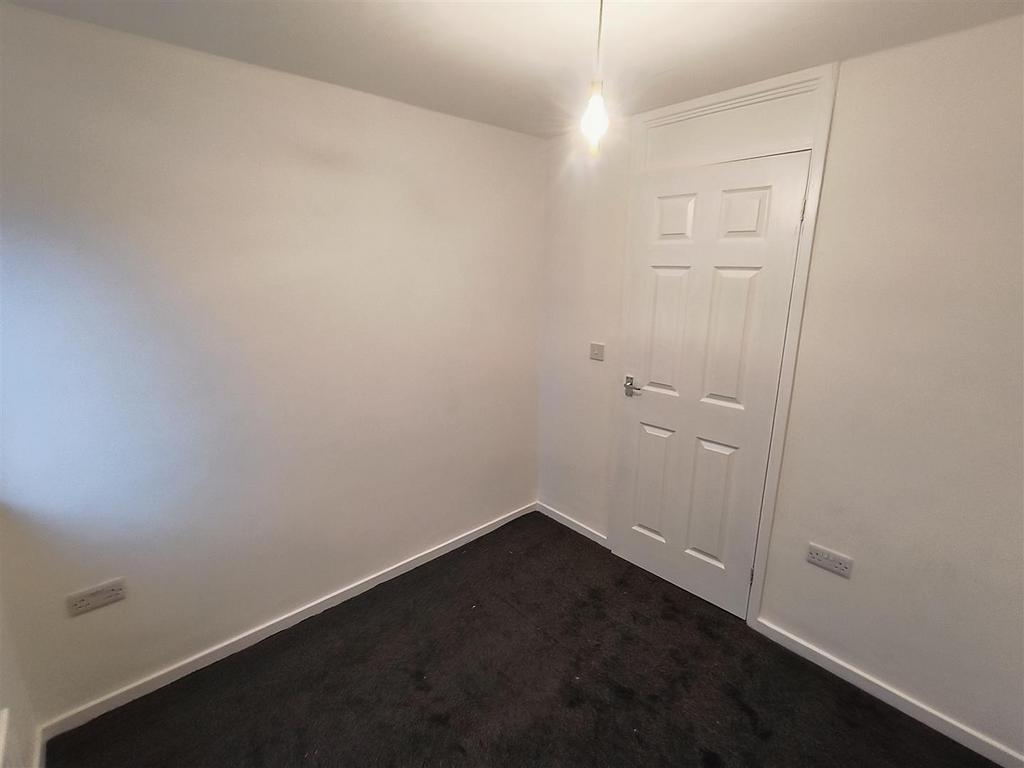 Bed 3 2 .jpg