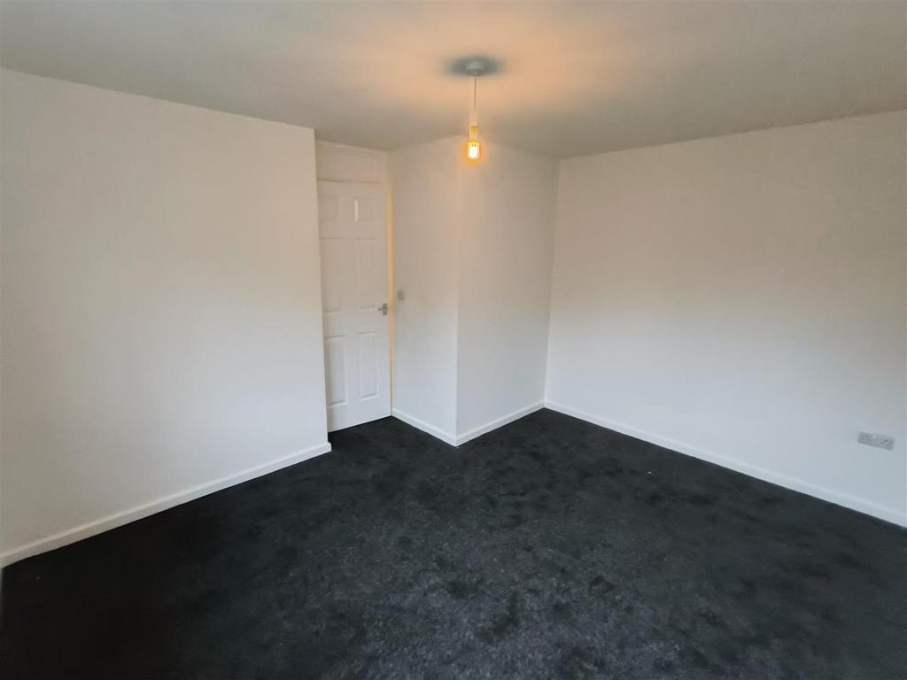 Bed 3 2.jpg