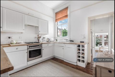 2 bedroom flat to rent, Lanercost Road, London, SW2
