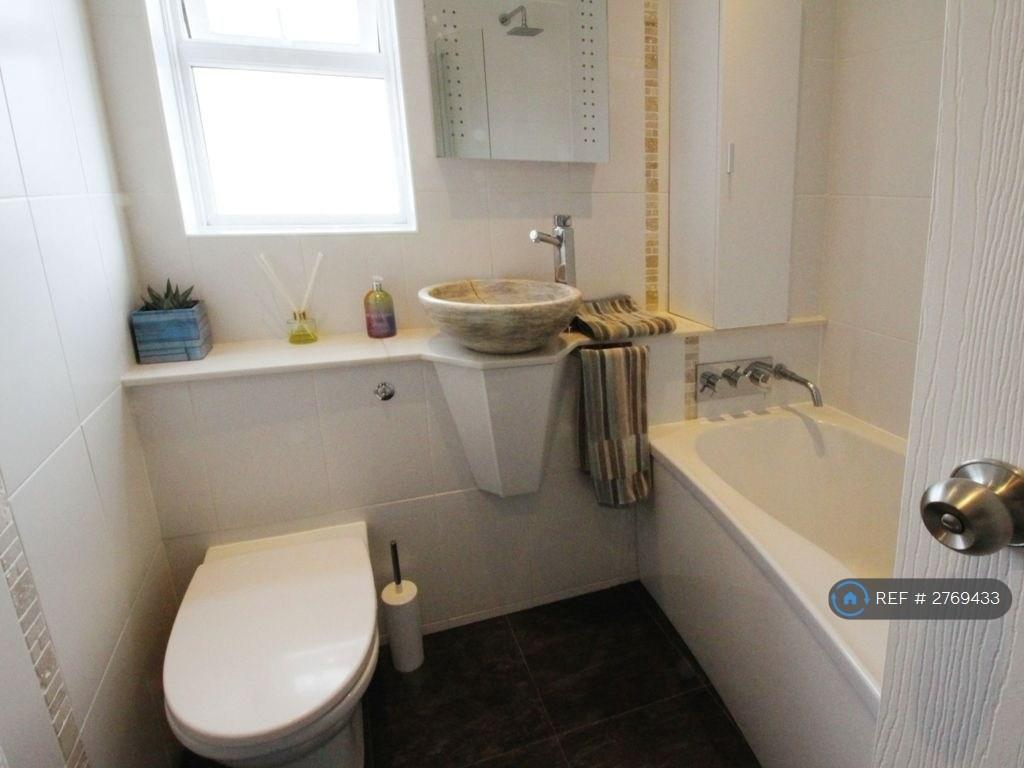 Bathroom/Shower