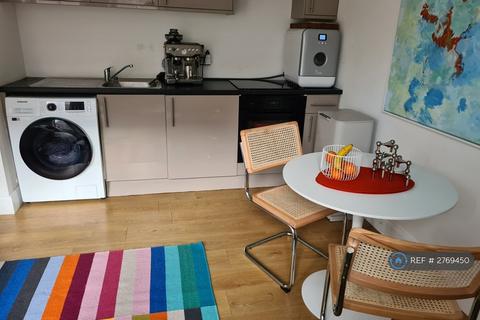 1 bedroom flat to rent, Mitford Building, London, SW6