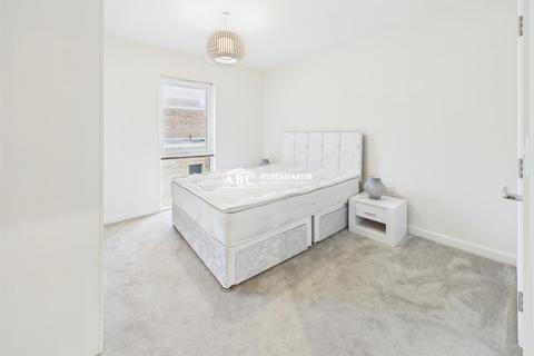 2 bedroom apartment to rent, Bittacy Hill, London