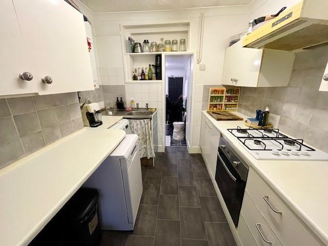 Kitchen 1.jpg