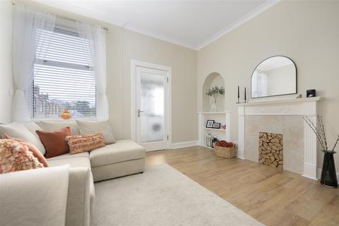 1 bedroom flat for sale, 34A Millhill Street, Dunfermline, KY11 4TG