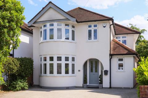 West End Gardens, Esher, Surrey, KT10