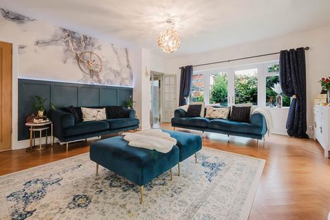 3 bedroom detached house for sale, Teesdale Avenue, Davyhulme, Manchester, M41