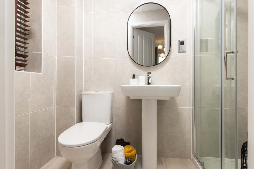 Internal image of the Kingsley en suite shower...