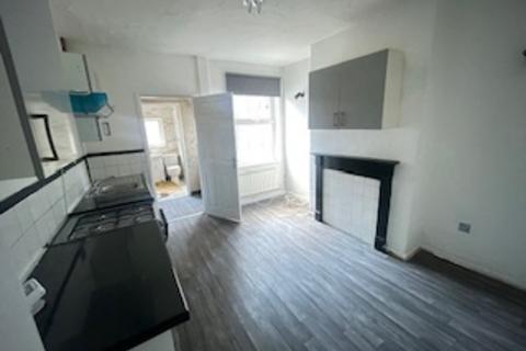 3 bedroom terraced house to rent, robey terrace, Nottingham NG7