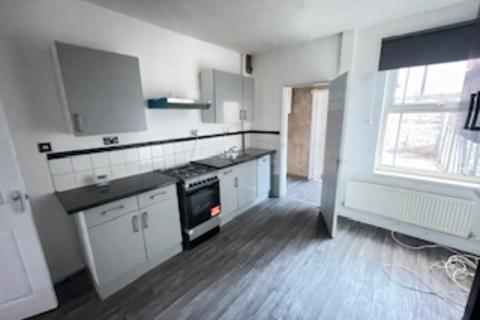3 bedroom terraced house to rent, robey terrace, Nottingham NG7