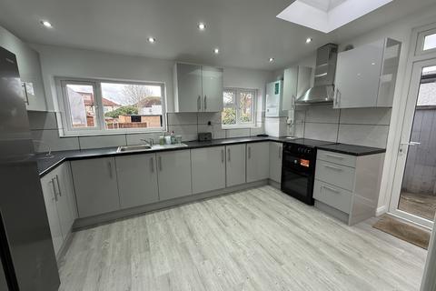 3 bedroom property to rent, Meadow Way, Wembley, HA9 7LB