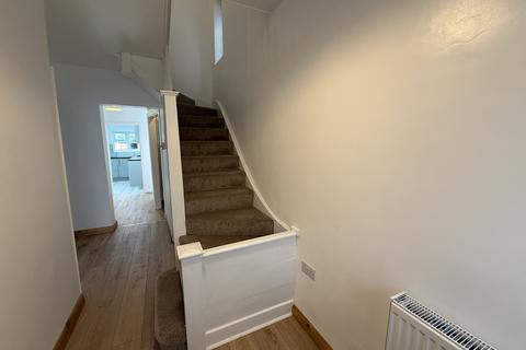 3 bedroom property to rent, Meadow Way, Wembley, HA9 7LB