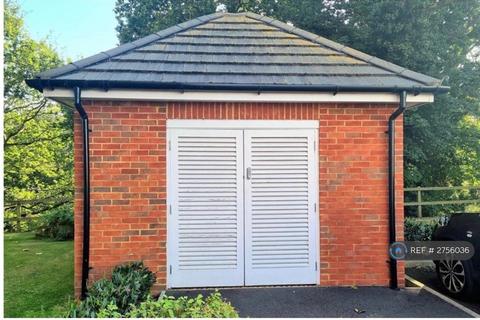 2 bedroom flat to rent, Centrifuge Way, Farnborough, GU14