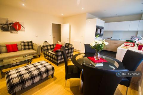 3 bedroom flat to rent, Hankins House, London, SE10