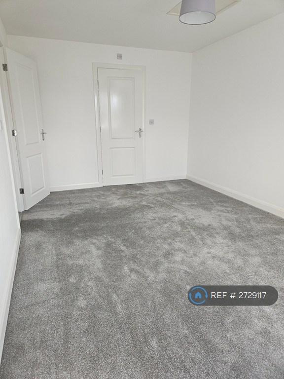 Main Bedroom - Access To Ensuite