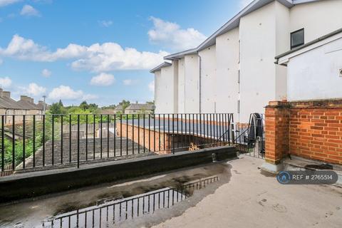 undefined, The Common, Hatfield, AL10