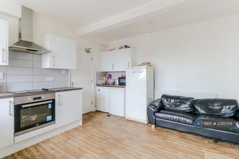 undefined, The Common, Hatfield, AL10