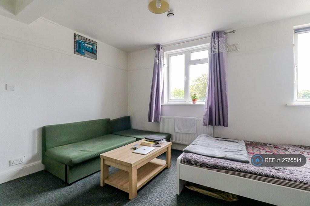 Lounge/Bed 1