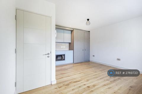 undefined, Isleworth, Isleworth, TW7