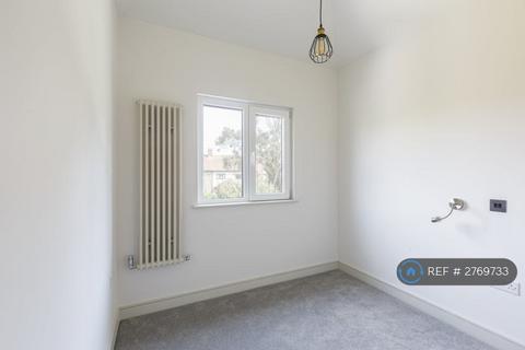 undefined, Isleworth, Isleworth, TW7