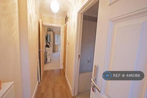 Studio to rent, Angel Lane, Hayes, UB3