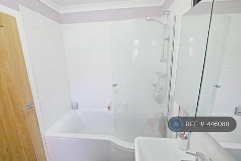 Studio to rent, Angel Lane, Hayes, UB3