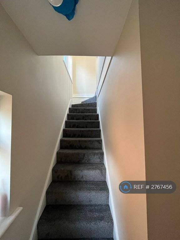 Entrance/Stairs