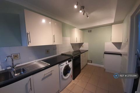 4 bedroom terraced house to rent, East Tilbury Road, Linford, Stanford-Le-Hope, SS17