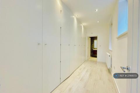 undefined, Kennington Road, London, SE11