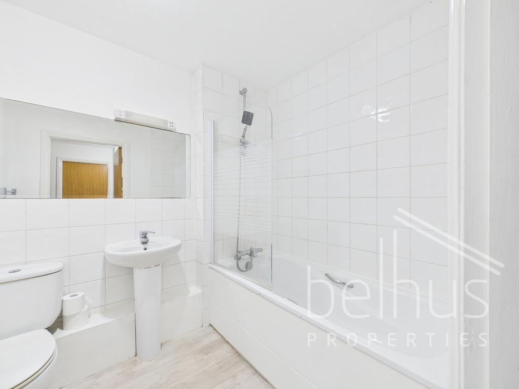 Bathroom 008