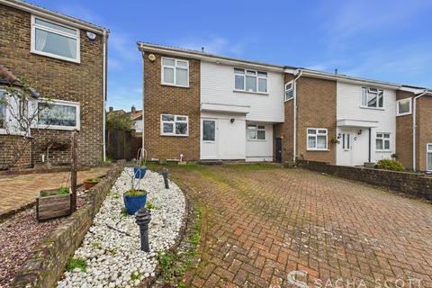 5 bedroom end of terrace house for sale, Harkness Close, Epsom, KT17