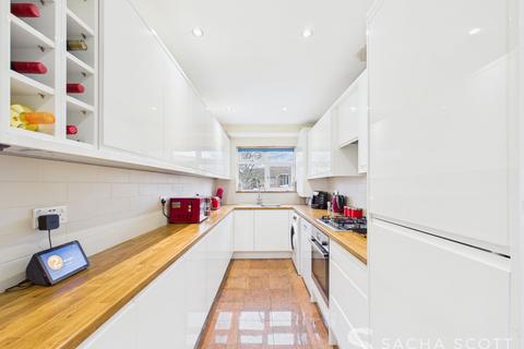 5 bedroom end of terrace house for sale, Harkness Close, Epsom, KT17