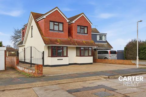 undefined, Highlands Crescent, Bowers Gifford, SS13