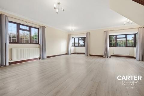 undefined, Highlands Crescent, Bowers Gifford, SS13